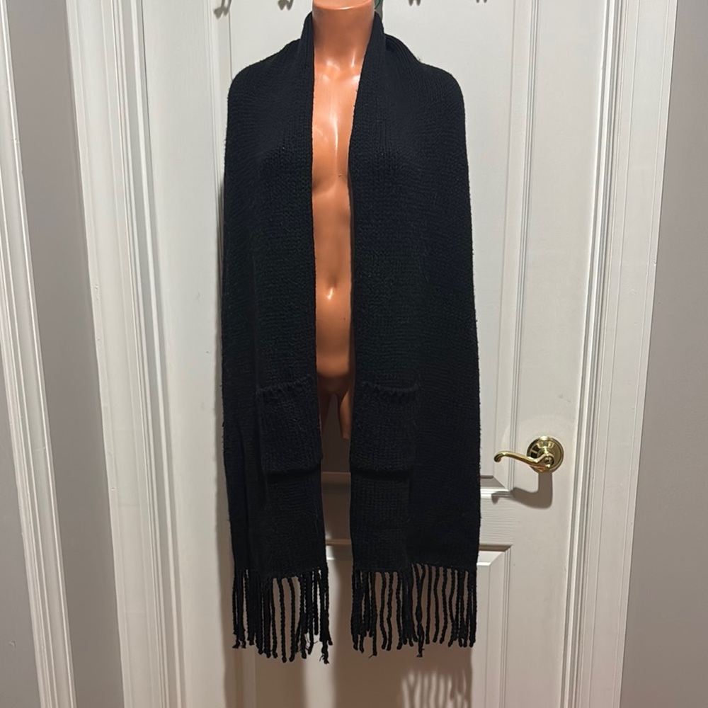 STEVE MADDEN Oversized Pocket Scarf Black Knit GUC $45